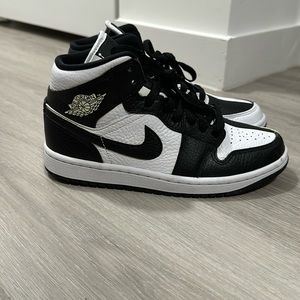 Jordan 1 mid split black/white Authentic Dunks